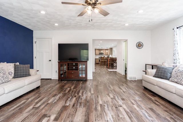 1729 E Road 5, Edgerton, WI 53534