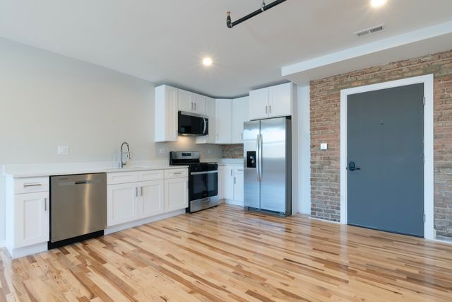 2202 Lombard Avenue 207, Berwyn, IL 60402