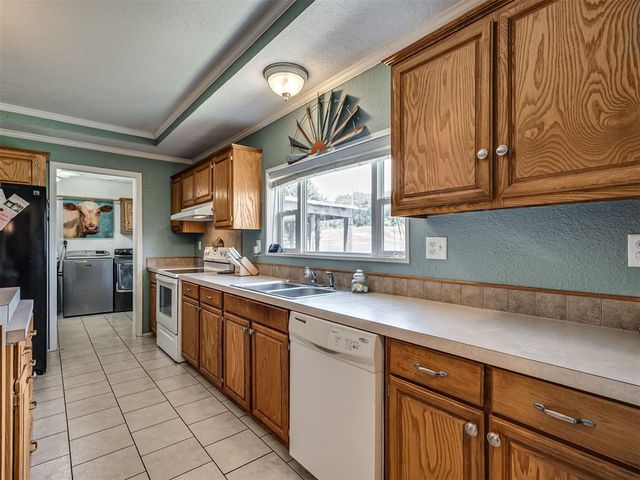 8433 Bradshaw Lane, Noble, OK 73068
