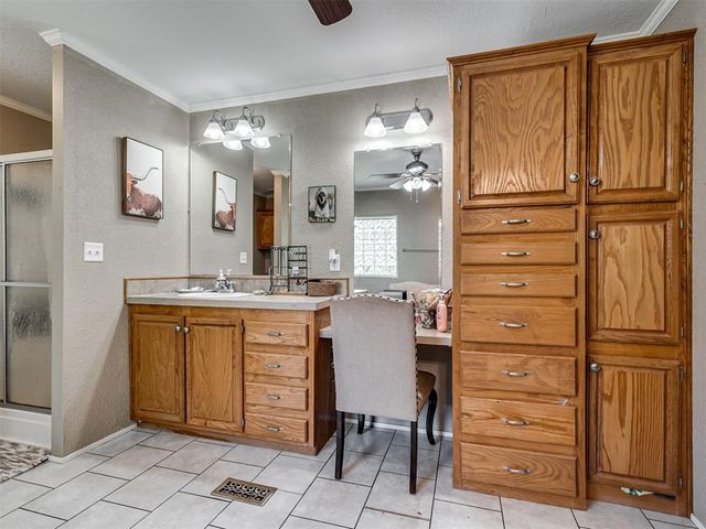 8433 Bradshaw Lane, Noble, OK 73068
