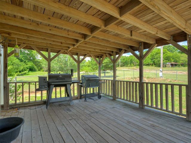 8433 Bradshaw Lane, Noble, OK 73068