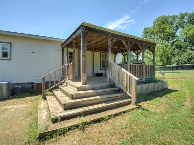 8433 Bradshaw Lane, Noble, OK 73068