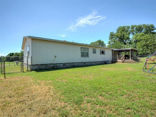 8433 Bradshaw Lane, Noble, OK 73068