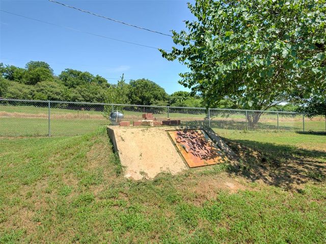 8433 Bradshaw Lane, Noble, OK 73068