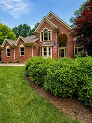 244 Indian Trail, Lake Orion, MI 48362