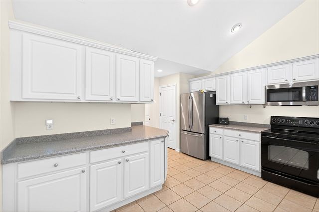 542 Fair Meadow Dr, Chartiers, PA 15301