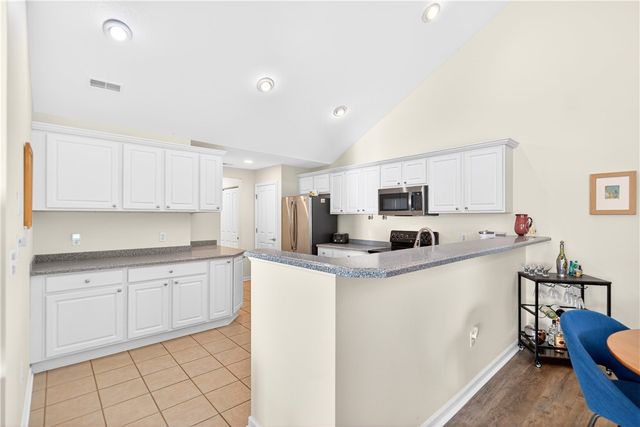 542 Fair Meadow Dr, Chartiers, PA 15301