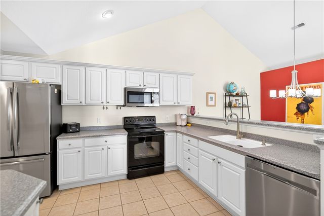 542 Fair Meadow Dr, Chartiers, PA 15301