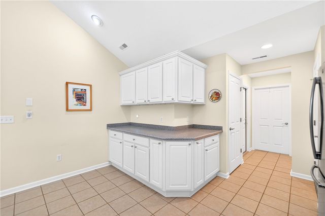 542 Fair Meadow Dr, Chartiers, PA 15301