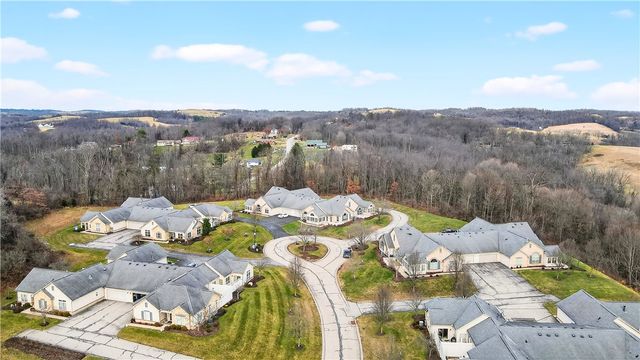 542 Fair Meadow Dr, Chartiers, PA 15301