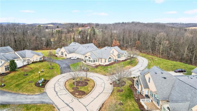 542 Fair Meadow Dr, Chartiers, PA 15301