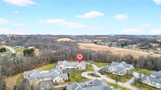 542 Fair Meadow Dr, Chartiers, PA 15301