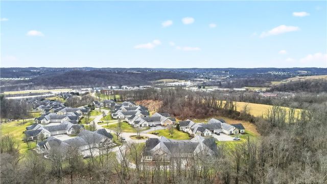 542 Fair Meadow Dr, Chartiers, PA 15301