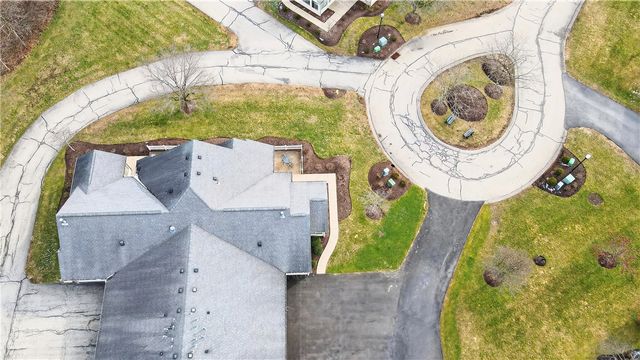 542 Fair Meadow Dr, Chartiers, PA 15301