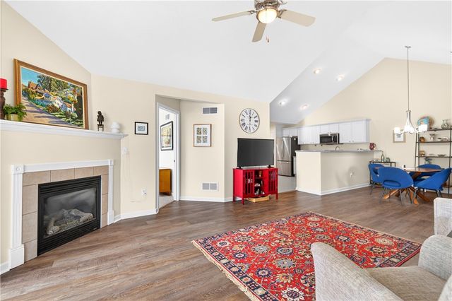 542 Fair Meadow Dr, Chartiers, PA 15301