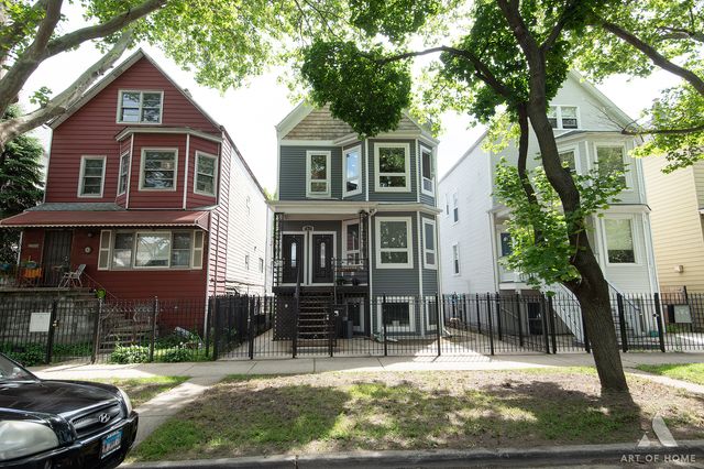 2821 N Springfield Avenue, Chicago, IL 60618