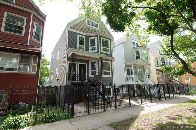 2821 N Springfield Avenue, Chicago, IL 60618