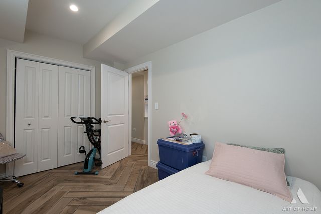 2821 N Springfield Avenue, Chicago, IL 60618