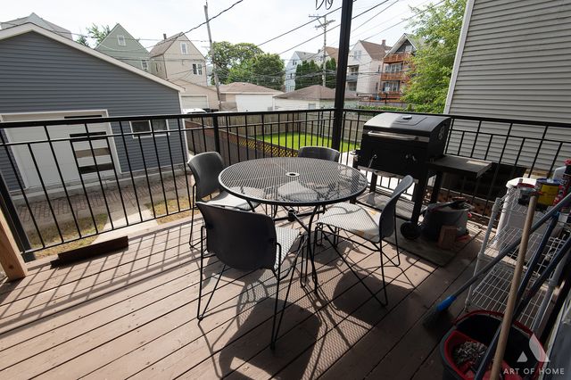 2821 N Springfield Avenue, Chicago, IL 60618