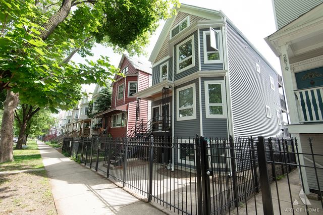 2821 N Springfield Avenue, Chicago, IL 60618