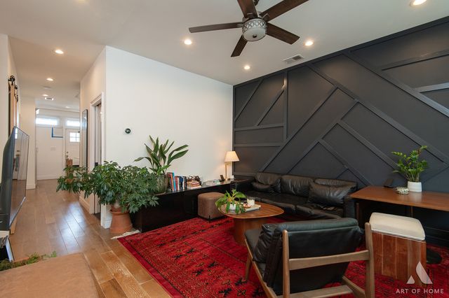 2821 N Springfield Avenue, Chicago, IL 60618