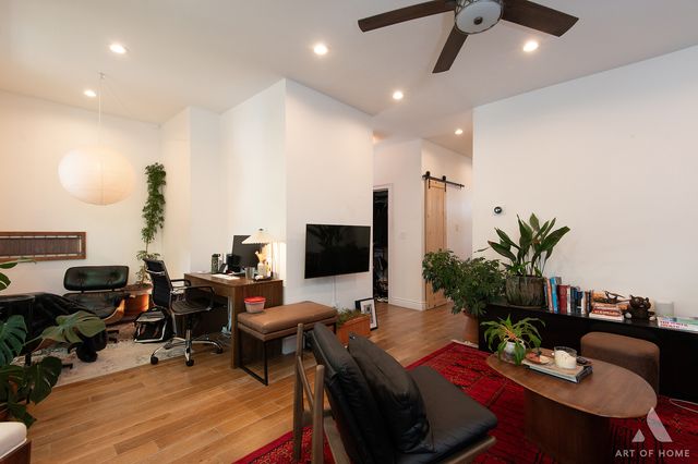 2821 N Springfield Avenue, Chicago, IL 60618