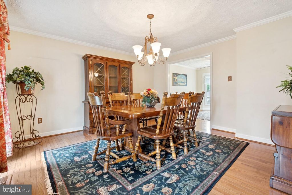 Image 2 of property listing at 817 PEPPARD DR, Bel Air, MD 21014