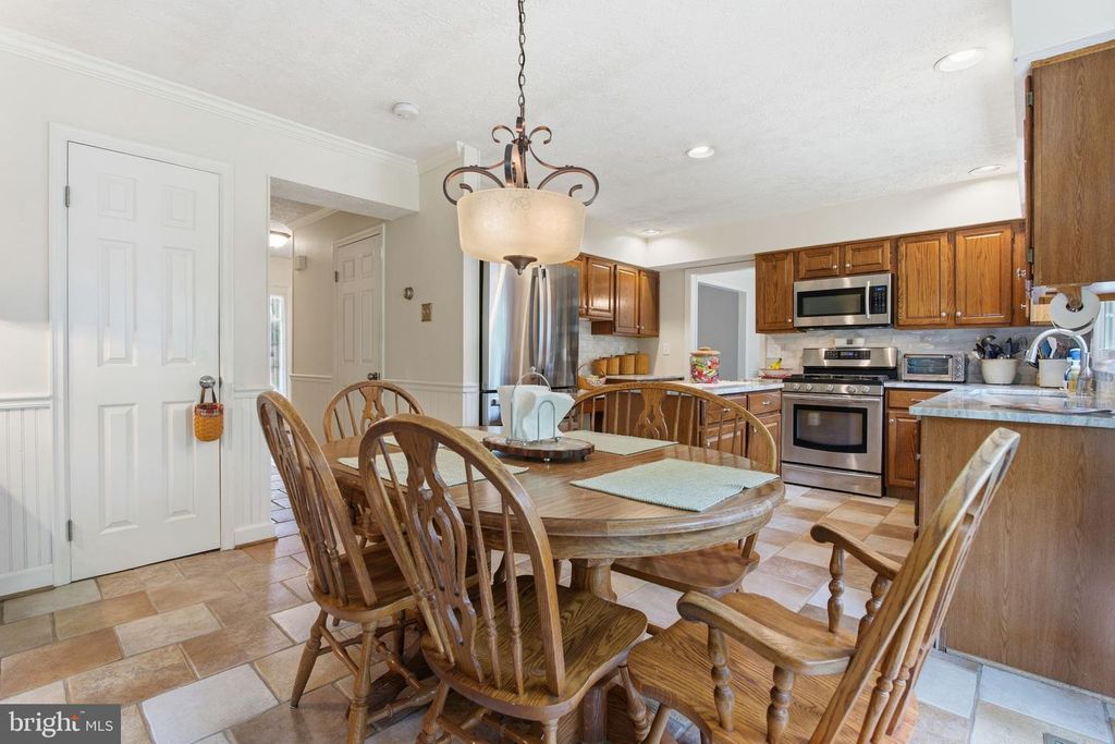 Image 20 of property listing at 817 PEPPARD DR, Bel Air, MD 21014