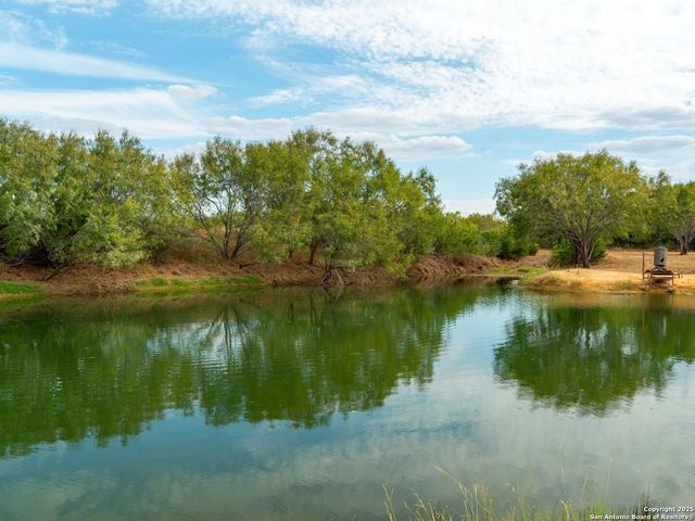 10927 Fm 2146, Jourdanton, TX 78026
