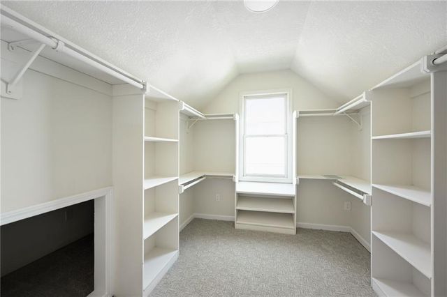 5621 W 151st Terrace, Overland Park, KS 66223