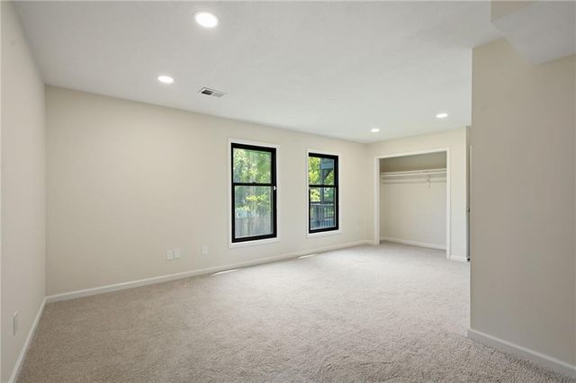 5621 W 151st Terrace, Overland Park, KS 66223
