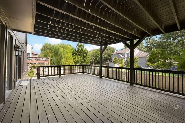 5621 W 151st Terrace, Overland Park, KS 66223