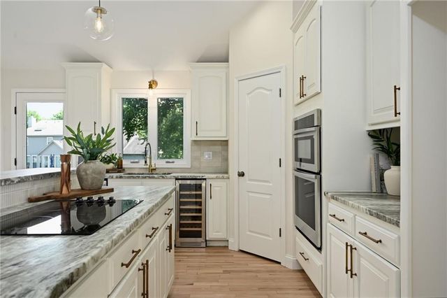 5621 W 151st Terrace, Overland Park, KS 66223