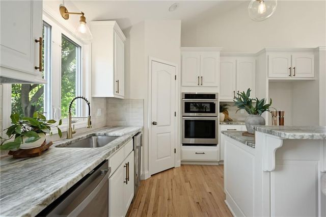5621 W 151st Terrace, Overland Park, KS 66223