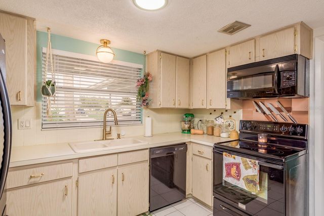 10120 WILLOW DRIVE, Port Richey, FL 34668