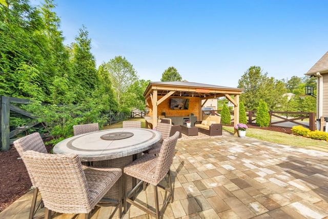 5725 Sunburst Drive, Powder Springs, GA 30127
