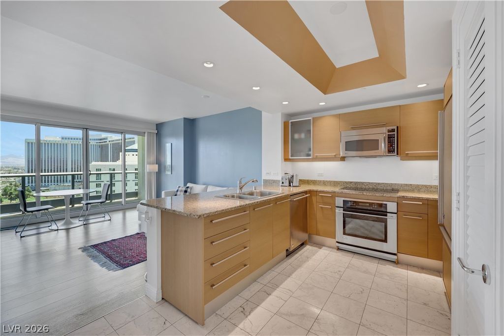 322 Karen Avenue 1604, Las Vegas, NV 89109 — photo 3