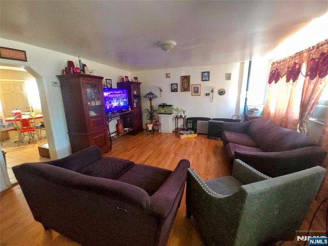 16 Crittenden Street, Newark, NJ 07104