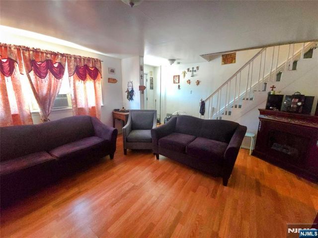 16 Crittenden Street, Newark, NJ 07104
