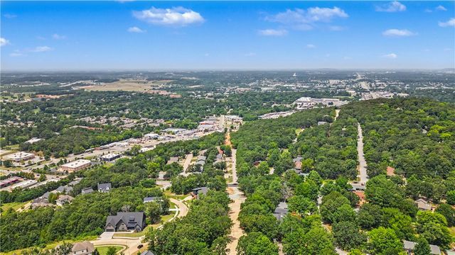 2336 Windswept Lane, Fayetteville, AR 72703
