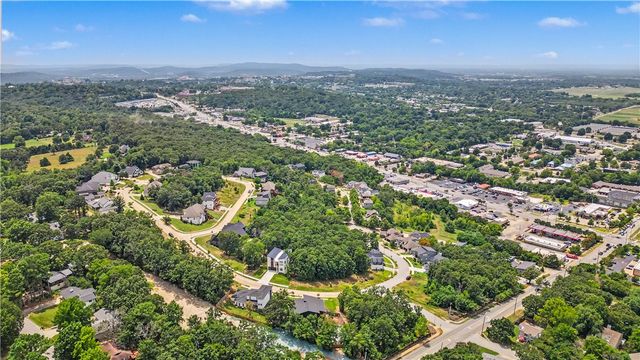 2336 Windswept Lane, Fayetteville, AR 72703