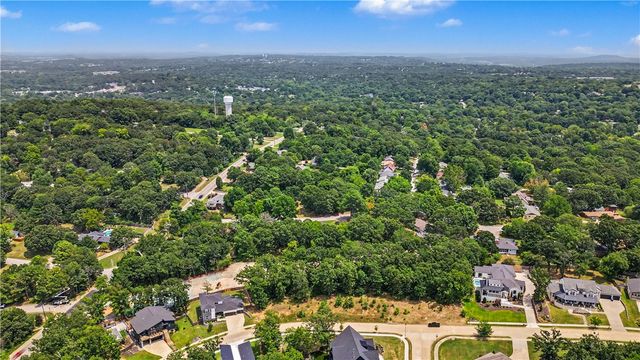 2336 Windswept Lane, Fayetteville, AR 72703