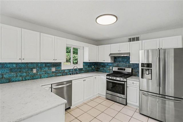 401 Mount Vernon Court, Woodstock, GA 30189