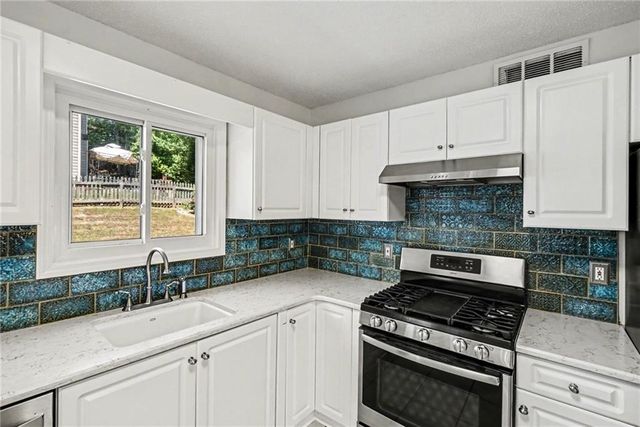 401 Mount Vernon Court, Woodstock, GA 30189