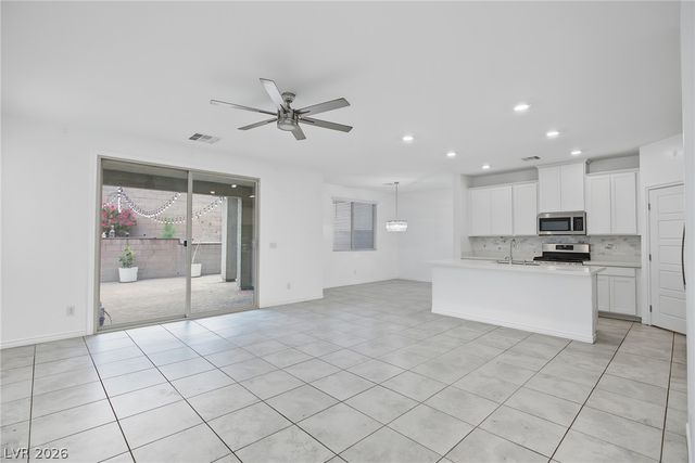 2728 Lindsey Springs Street, Las Vegas, NV 89142