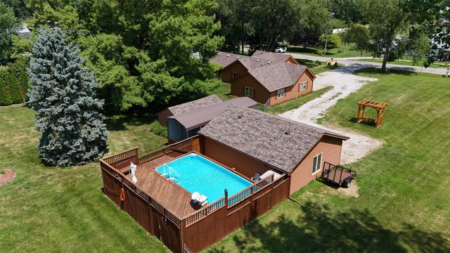 4290 NE 27th Street, Des Moines, IA 50317