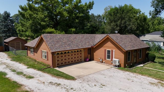 4290 NE 27th Street, Des Moines, IA 50317