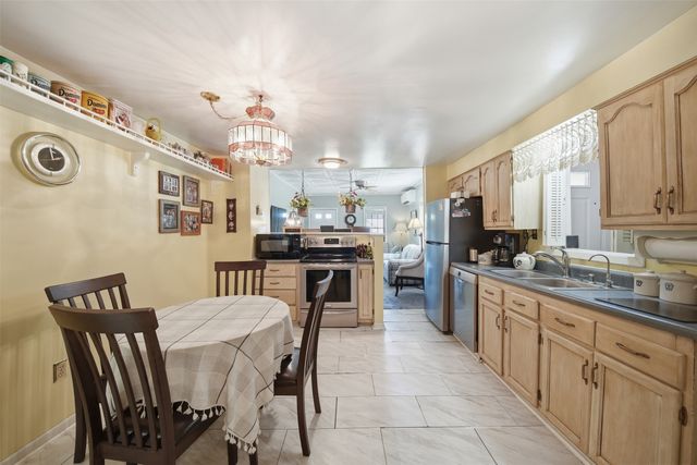 4290 NE 27th Street, Des Moines, IA 50317