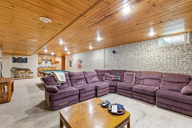 W350S1951 Waterville ROAD, Oconomowoc, WI 53066