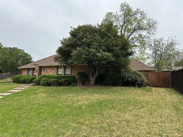 6501 Lake Side Circle, North Richland Hills, TX 76180